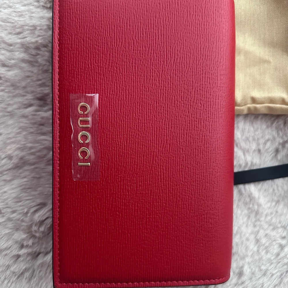 Red Wallet Croos body - Picture 2 of 8